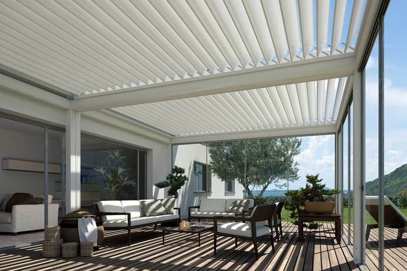 Как биоклиматическая пергола адаптируется к погоде